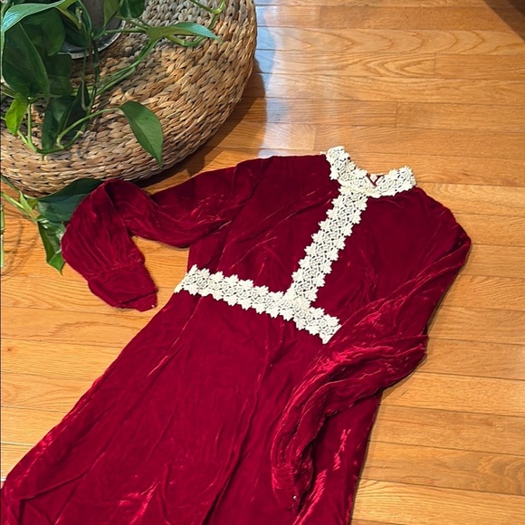 Vintage Burgundy velvet Maxi Dress with Cream Details - Picture 5 of 5